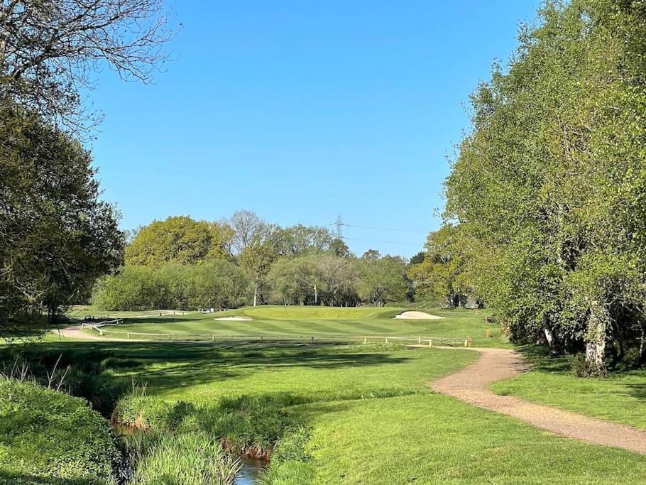 The Dolman At Ferndown Forest Golf Course Esterno foto